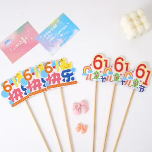Set de decoración de tartas infantil, bonita tarjeta de papel con palitos de madera.