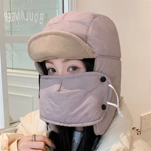 Cappello ushanka invernale da donna antivento e caldo con maschera facciale e scaldacollo.