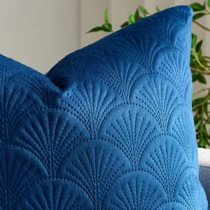 Nordic velvet ginkgo leaf cushion cover detail showing soft texture and elegant quilted pattern.