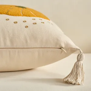 Fodera per cuscino ricamata con zucca autunnale e nappina, morbida federa decorativa per divano.
