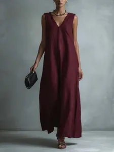 Women's sleeveless V-neck maxi dress, elegant solid color long dress for casual wear.