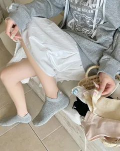 Cute bow detail of cotton short socks for women, breathable summer Japanese style foot socks.