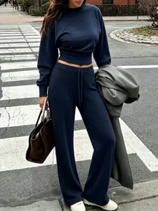 Γυναικείο casual πλεκτό σετ με crop top μακρυμάνικο και φαρδύ παντελόνι για καθημερινή χρήση