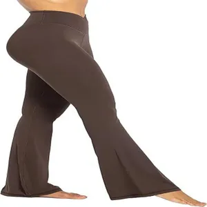 Seitenansicht dunkelbrauner Schlag-Yogahose mit hoher Taille, figurbetont und elegant.