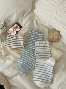 Calzini a tubo a righe in stile giapponese comodi e traspiranti per donne casual
