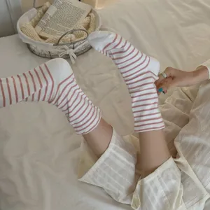 Comode calze slouch a righe giapponesi da donna, morbido misto cotone traspirante per il tempo libero.