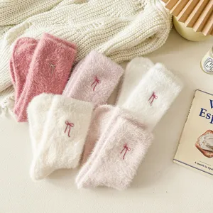 Calcetines de Tubo Medio de Felpa Gruesos y Cálidos de Invierno para Mujer Diseño de Lazo Lindo Suave Poliéster Casual Hogar Dormir