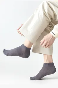 Calzini estivi da uomo sottili traspiranti in rete grigi fantasmini comodi casual