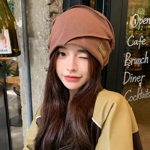 Braune gestrickte Slouch Beanie Mütze für Damen, stylische Streetwear Herbst Winter Kopfbedeckung.