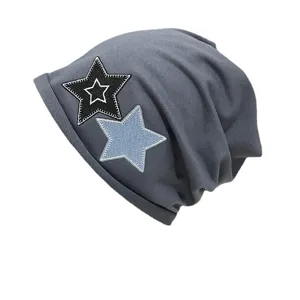 Bonnet slouchy gris avec patchs étoiles brodés pour hommes et femmes style rétro casual