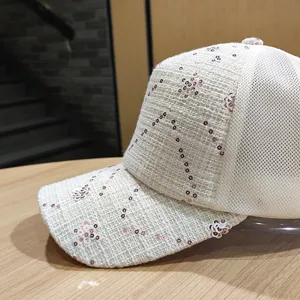 Cappellino da baseball traspirante da donna con paillettes e tweed, cappello estivo casual.