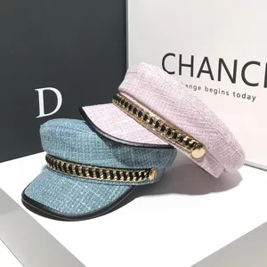 Donna berretto tweed edicolante elegante cappello pittore piatto con catena elegante principale