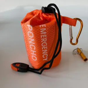 Noodgeval PE oranje poncho survival opbergtas met karabijnhaak en fluitje detail