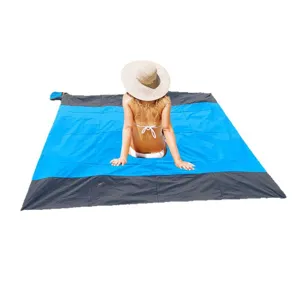 Wasserdichte Outdoor Camping Picknickmatte, tragbare faltbare Stranddecke, blau und grau.