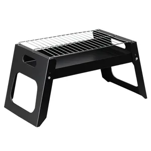 Vue détaillée du barbecue au charbon de bois pliant portable avec finition en métal noir et grille.