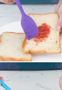 Silicone spatula for baking and cooking, flexible cream scraper for spreading jam on bread easily.