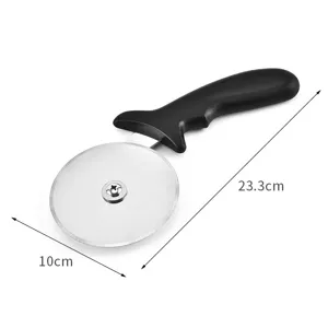 Ανοξείδωτος κόφτης πίτσας με εργονομική μαύρη λαβή και αιχμηρό τροχό για κουζίνα