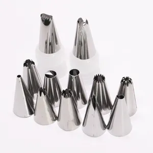 Edelstahl Sterntüllen Set mit Adaptern zum Kuchen Dekorieren und Backen Gebäck.