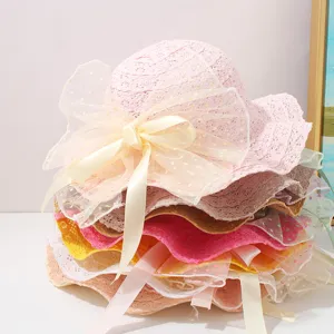 Kind sommer sonnenschutz spitze fischerhut süße baby mädchen prinzessin strohhut detailansicht.
