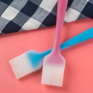 Grande set di pennelli da cucina in silicone trasparente per cottura al forno e barbecue.