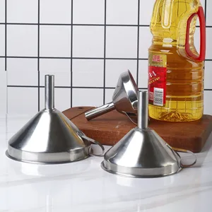 Ensemble d'entonnoirs de cuisine en acier inoxydable, entonnoirs métalliques durables.
