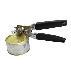 Abrelatas manual de acero inoxidable con mango negro, herramienta de cocina multifuncional.