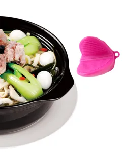 Silicone pinch mitt heat resistant pot holder kitchen baking oven safety glove clip detail view