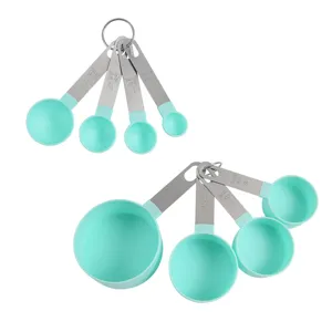 Set di tazze e cucchiai misuratori con manici in acciaio inox per cucina e dolci