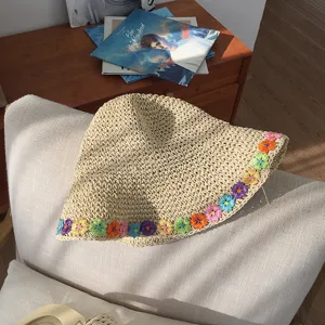 Cappello di paglia da donna con fiori uncinetto colorati, secchiello estivo pieghevole mare.