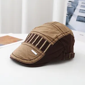 Retro Kontrast Farbe Schiebermütze mit Metallabzeichen, lässige Streetwear Berematze für alle.
