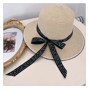 Sombrero plano de paja de verano con lazo negro, elegante sombrero de sol para mujeres.