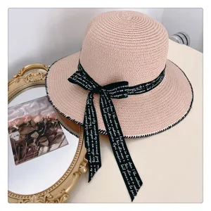 Sombrero de paja rosa con cinta negra, elegante sombrero de playa plano para mujer verano.