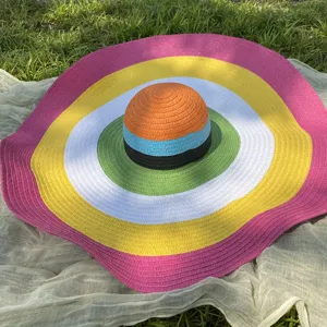 Grote regenboog gestreepte strooien hoed met brede rand voor dames, zomer strand zonnehoed.
