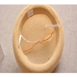 Kindersommer Strohhut Detail, atmungsaktive Baby Sonnenschutzmütze mit innerem Gummiband.