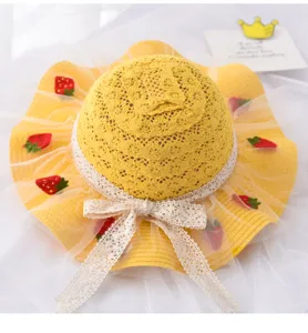 Cappello di paglia per bambini con ricamo di fragole, fiocco in pizzo bianco, design traspirante.