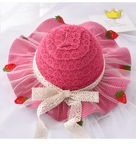 Cappello da sole estivo bambini fragola grazioso fiocco in pizzo cappello di paglia traspirante