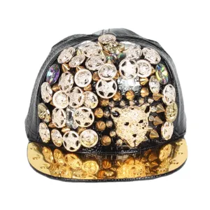 Gorra de béisbol estilo punk con tachuelas metálicas, diamantes y cabeza de leopardo.