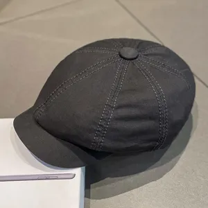 Classic dark grey newsboy cap for women, retro octagonal beret hat, vintage British painter hat.