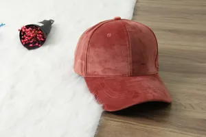 Casquette de baseball en velours automne hiver bonnet chaud à visière incurvée style streetwear.