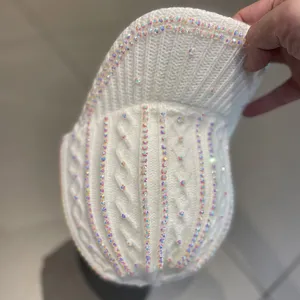 Casquette de baseball en tricot strass blanc chapeau de soleil en laine cristal elegante.