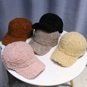 Warme Winter Sherpa Baseballkappe für Damen, kuschelige Fleece Cap mit mehreren Farboptionen.