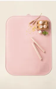 Tappetino per pasticceria in silicone rosa ispessito con mattarelli per impastare.
