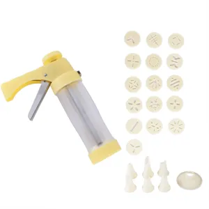 Plastik Kekspresse Set mit verschiedenen Formscheiben und Spritztüllen zum Backen von Keksen.