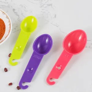 Ensemble de cuillères à mesurer en plastique coloré pour pâtisserie, outil de cuisine vue principale