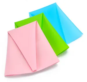 Colorful EVA piping bags for cake decorating and baking, durable and flexible cream pastry tools.