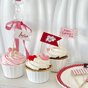 Valentinstag torte topper papier love flaggen niedliche dessert dekoration detail nahaufnahme