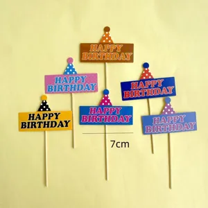 Bunte Papier Geburtstagstorten Topper mit niedlichem Partyhut Design, perfekte Deko.
