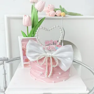 Muttertag Torte Dekoration Set mit Perlen Seide Band Wickel und Herz Aufsatz für Feier.