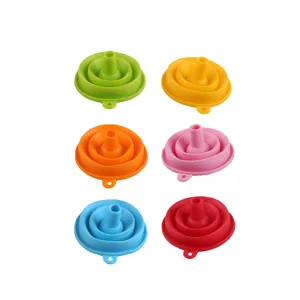 Juego de embudos de silicona plegables, resistentes al calor para líquidos de cocina.