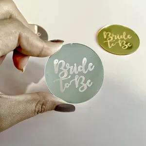 Acrilico Bride to Be cake topper decorazione addio al nubilato targhetta incisa rotonda